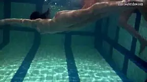 Katka Barbara bounce tits underwater