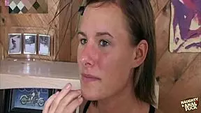 يا إلهي، إيف هتعمل فلوس من فيديوهات حلوة بينما ينيكونها في الطيز