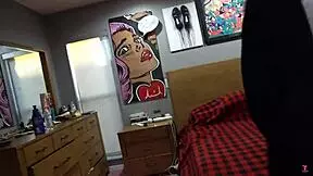 두 블론드 베이비가 쓰리섬으로 블로잡하고 얼굴 사정