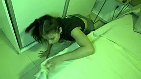 Pastorka preizkusi pravi kurac, pogoltne vse