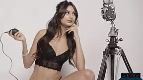 Eliza Ibarra does softcore for Playboy 😍
