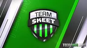 Risky taboo sex with stepbro in room, Hazel Moore and guys 😏