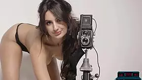 Eliza Ibarra does softcore for Playboy 😍