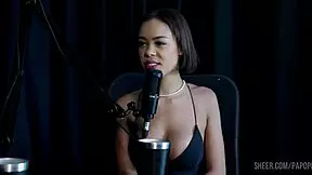 Alice Vasconcelos dominates in intense private chat with Raphaela Savanah part 2