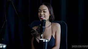 Alice Vasconcelos dominates in intense private chat with Raphaela Savanah part 2