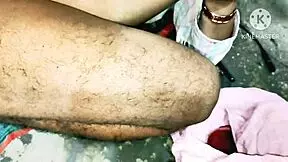 Bhabhi דסי שולטת בבנים שכנים עם זיין קשה