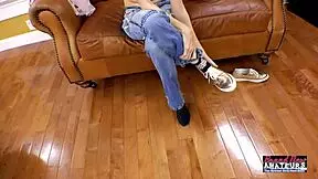 Skinny light skin lady unity shoots fisting