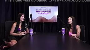 คู่รักสองเพศผู้ถูกหักหลังสำรวจแทนตรา ดูดในชุดชั้นในแดงบาง