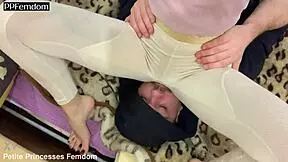 Petite mistress dominates in sporty leggings