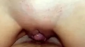 frotando mi clitoris con placer