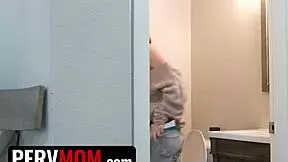 Pervmom - Sexy milf potrebuje spermie nevlastného syna na tehotenstvo