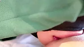 Thai housewife's secret oral pleasures