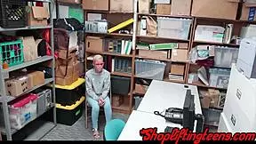 Kaže, jašem ovaj kurac vezana nakon krađe u prodavnici