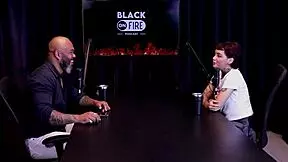 Annie Clementine supplie pour balle de tennis dans le cul contre du cash