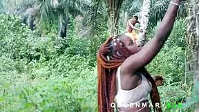 Met her in the bush while harvesting palm fruits, she rewarded me with a good fuck 😏