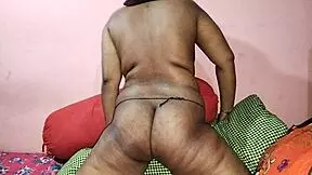 Bengali girl from Kolkata whispers, bhaiya virgin hu, dheere chodna