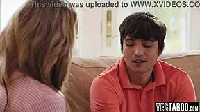 Store pupper MILF stemor motiverer geil tenåring stesønn med monster kuk blowjob og doggystyle