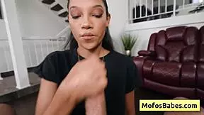 Zvládne Eden Charlesův obří bílý pták?