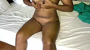 Indian hottie takes BBC in ass