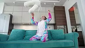 Real anal orgasm as cute Maya Bee gets assfucked 3on1