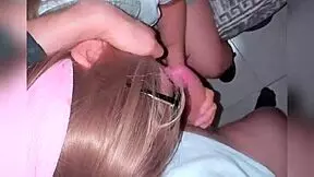 mexican schoolgirl sucking in the dark with her classmate