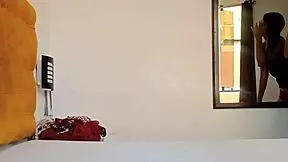 grabo a mi padrastro mientras me ve probandome ropa y termine con la polla dentro de mi coñito