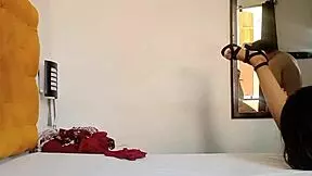 grabo a mi padrastro mientras me ve probandome ropa y termine con la polla dentro de mi coñito