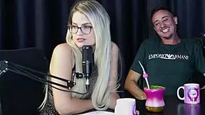 Lexi Mallet Enjoys Gangbang With Strangers At The Motel