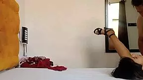 grabo a mi padrastro mientras me ve probandome ropa y termine con la polla dentro de mi coñito