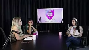 Lexi Mallet Enjoys Gangbang With Strangers At The Motel