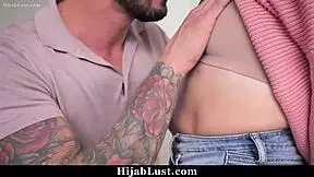 Hidžab teenka 18+ željno istražuje zabranjena zadovoljstva sa oralom i kaubojskim jahanjem