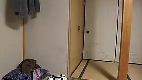 Poskusila je izprazniti moja jajca tretjič v pol ure, ampak ni bilo več kuma