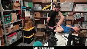 Punished shoplifter gets bail by sucking officer's pussy