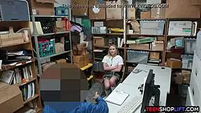 Blonde caught shoplifting 😏