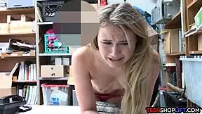 Blonde caught shoplifting 😏