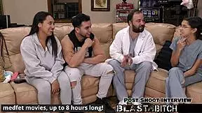 मिया की चूत को शॉक और कम से ब्लास्ट