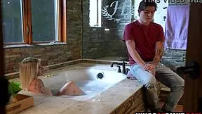 Yo, stepmom begged for a hot creampie today!