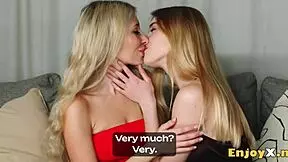 Seksi Avrupa bebekleri Tory Sweet ve Freya Mayer çift dildo oynuyor severek