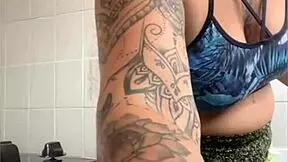 i flash my swollen pussy while cooking