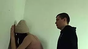 pravkar jebal sošolca hitro v vhodu, končal v njenih ustih.