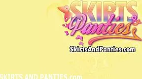 Tieto malé 18+ nohavičky sotva niečo pokrývajú, však? 😏