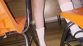 Estudiantes share their love story in classroom, homemade school video part 1