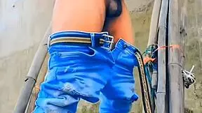 Close-Up Pussy Licking And Kissing Between Angel Young And Bambi Blue