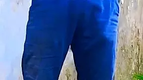 Close-Up Pussy Licking And Kissing Between Angel Young And Bambi Blue