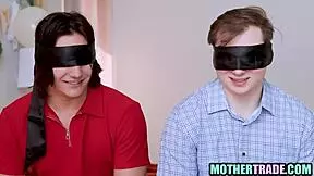 Indian bhabhi enjoys passionate chudai with hindi audio 😍🍆