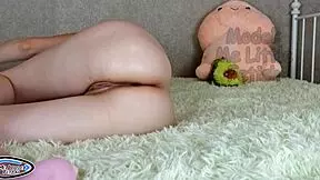 yo, check my stepsister pissing in latex gloves with a butt plug in