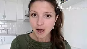 Gina Gerson answers fan questions in homevideo.