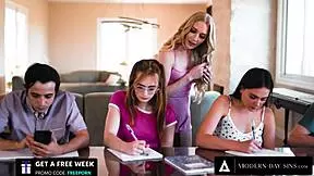 Грубые современные грехи - Маленькая репетиторша Эмма Старлетто трахается курьером