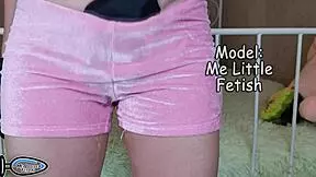 yo, check my stepsister pissing in latex gloves with a butt plug in