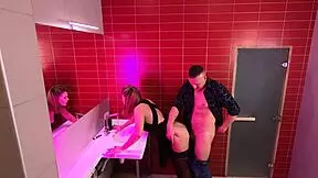 i fucked strangers in the night club toilet and came